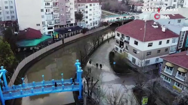 Görenleri şaşırttı! Porsuk kahverengiye büründü