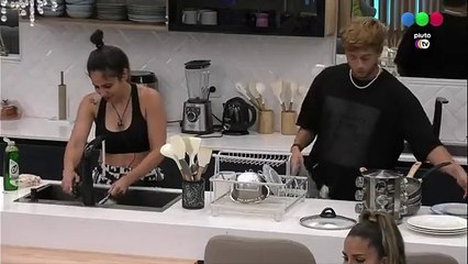 Metan chivardo, chicos: Marcos y el operativo "embajador de las cremas de Wanda Nara"