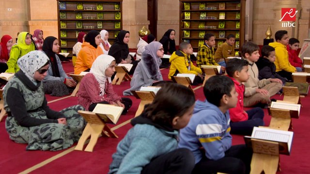 مهنئأ الأمة الإسلامية بقرب حلول شهر رمضان.. الشيخ نعينع يقرأ آيات الصيام