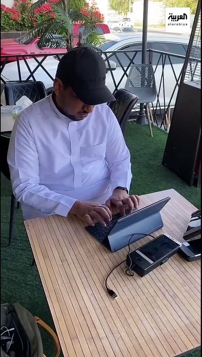 شاب سعودي يطور برنامجًا للقيادة الذاتية بسيارته الخاصة