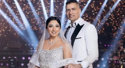 حسن شاكوش يرد على منتقدي سجود زوجته في القاعة: مواظبة على الصلاة