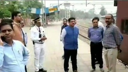 सुलतानपुर: दो मालगाड़ी भिड़ंत मामले में डीआरएम ने गोल-मोल दिया जवाब, देखें पूरी खबर