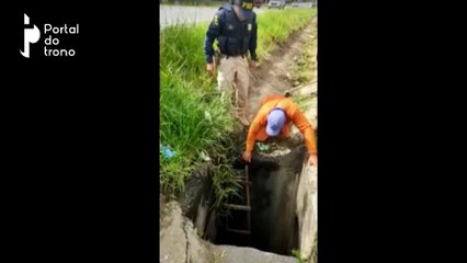 Vídeo: Idoso cai em bueiro e é encontrado com vida após oito dias