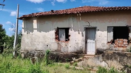 A VILA ABANDONADA