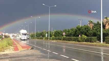 Mersin'de sağanak sonrası gökkuşağı renkli görüntüler oluşturdu