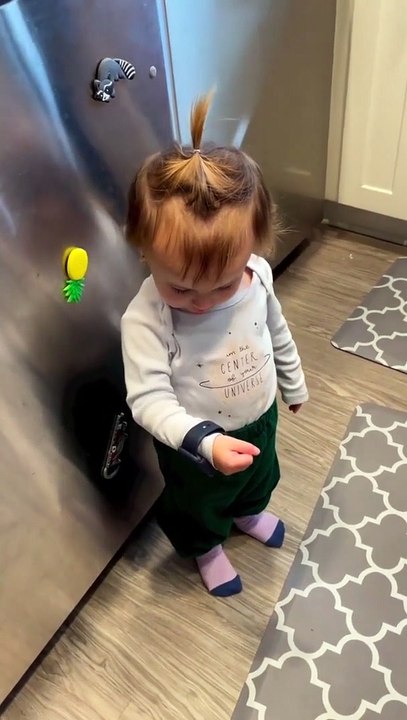 Smart watch shenanigans: Little girl's comical chat with dad