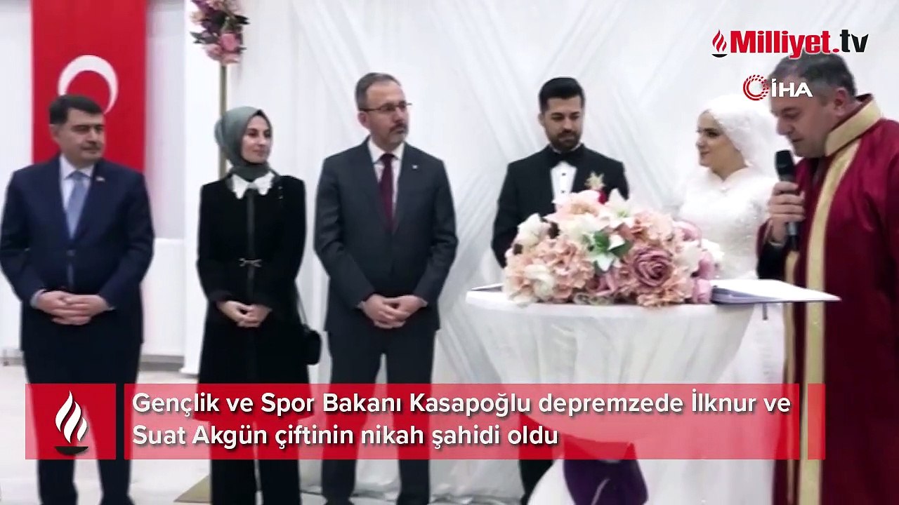 Bakan Kasapoğlu depremzede çiftin nikah şahidi oldu