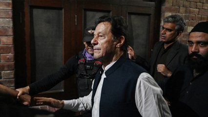 محكمة لاهور العليا توقف مؤقتا اعتقال عمران خان