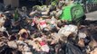 Paris acumula 10.000 toneladas de lixo por causa de protestos
