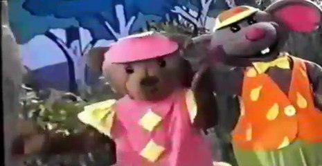 Bananas in Pyjamas E0125 - Joy Flight