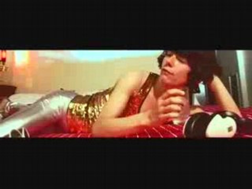 Vidéoclip "Peep show" Manusund featuring Sonia Gomez