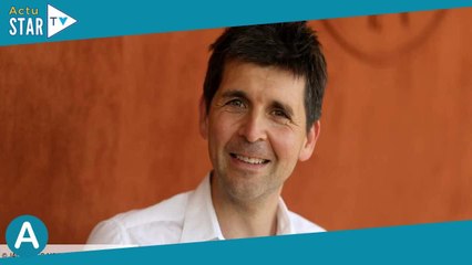 “Des échanges tendus par textos” : entre Thomas Sotto et Laurent Delahousse, le torchon brûle…