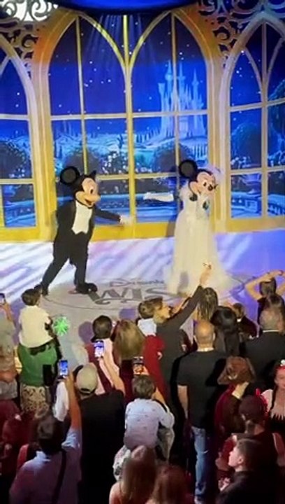 Mickey and Minnie's wedding party Florida Disney characters that I met on Florida Disney trip (Walt Disney World & Disney Cruise Line) little by littleEvery character was really nice, so I'd be happy if you could see it ②⓪WDW 50th Anniversary