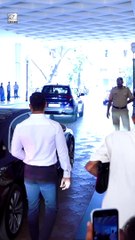 माँ के प्रेयर मीट के दौरान पुरे परिवार सैग पहुंची Madhuri Dixit