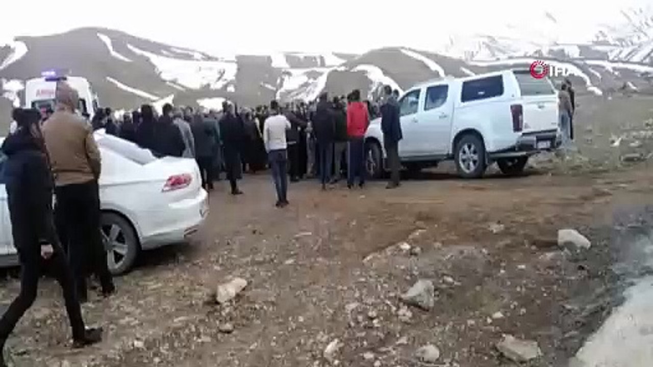 29 yaşındaki genç otomobilde kafasından vurulmuş halde ölü bulundu