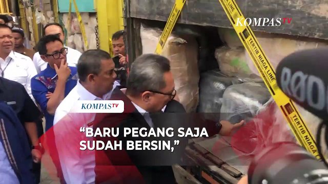 Mendag Zulkifli Hasan Musnahkan Pakaian, Tas, dan Sepatu Bekas Impor Senilai Rp 10 M