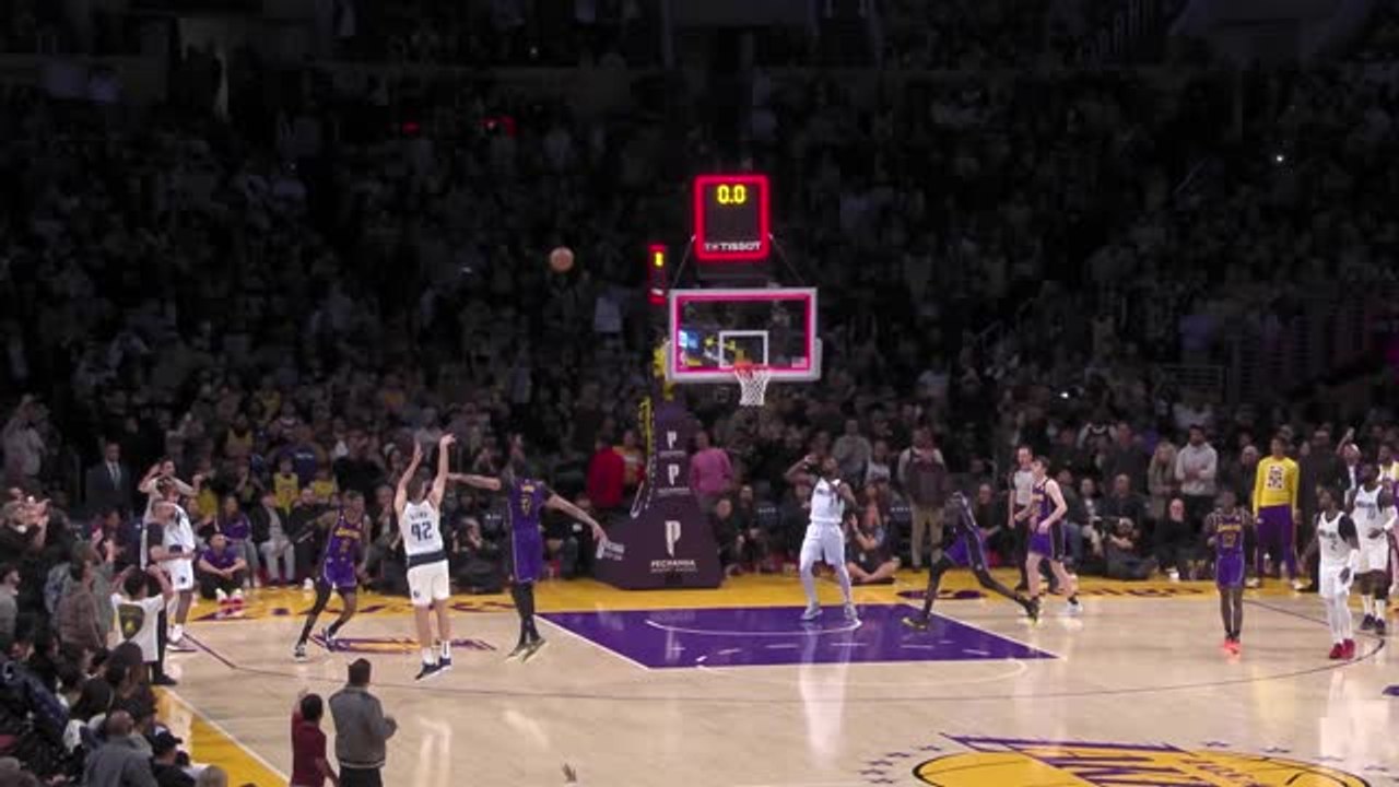 Irving inspires dramatic Mavs victory over the Lakers