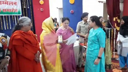 jabalpur होम साइंस कॉलेज के रास उल्लास में राजस्थानी डांस