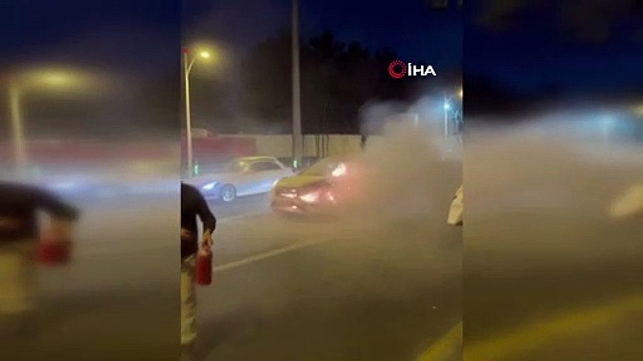 Diyarbakır’da bir araç seyir halindeyken cayır cayır yandı
