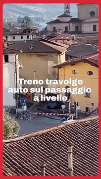 Lago d?Isea, auto incastrata nel passaggio a livello viene travolta dal treno