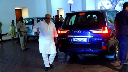 Celebs attend Madhuri Dixit’s mother prayer meet