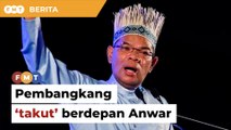 Pemimpin pembangkang ‘takut’ berdepan Anwar di Parlimen, kata Saifuddin