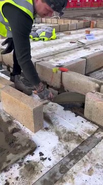 02.trowel laying blocks #bricklaying #construction #brickwork