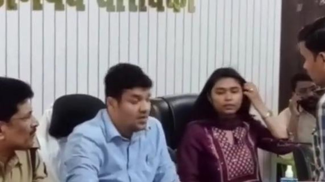 बाराबंकी: डीएम ने समाधान दिवस में फरियादियों की सुनी समस्याएं, 103 में 12 का हुआ निस्तारण