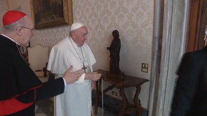 El papa Francisco saluda a Martínez-Almeida como "el heredero de la gran Manuela"