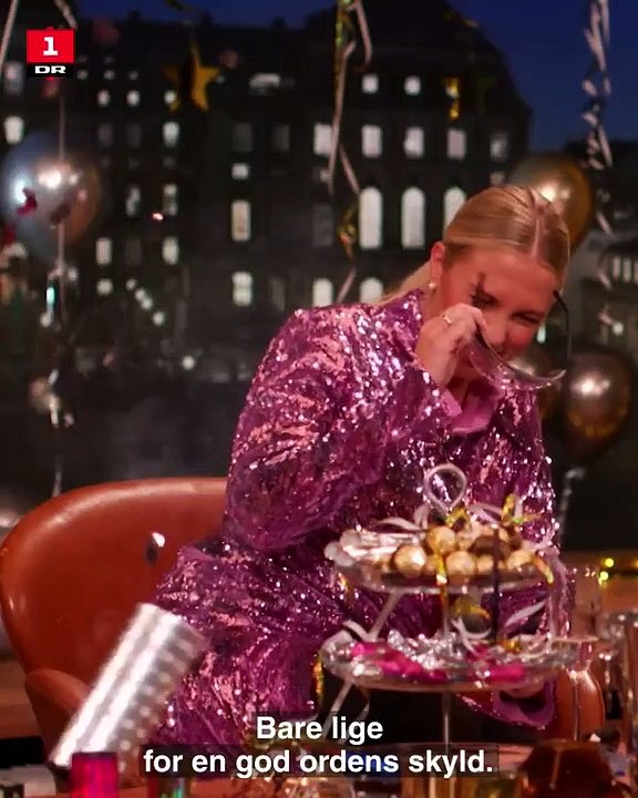 Johannes Langkilde & Josefine Høgh Pedersen | Nytårsværter på DR1 den 31 December 2022 | Danmarks Radio