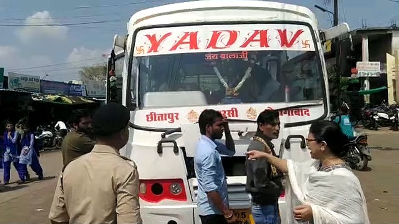 आरटीओ ने दो बस एवं चार अन्य वाहन जब्त