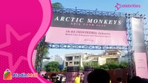 Penggemar Antusias Nantikan Aksi Panggung Arctic Monkeys Bawakan Lagu Teddy Picker