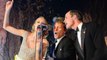 Taylor Swift, Hoàng tử William và Jon Bon Jovi hát 'Livin' on a Prayer'