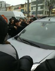 SULTANBEYLİ'DE KAZA SONRASI YUMRUKLU KAVGA KAMERADA