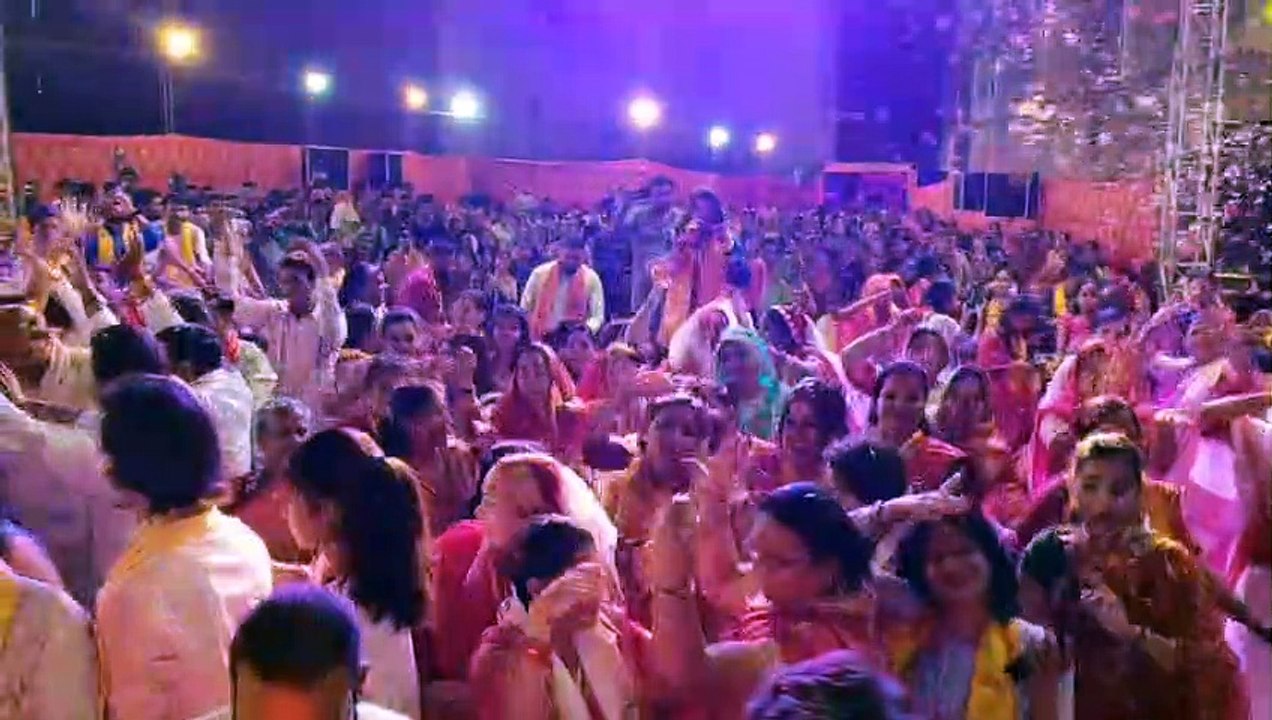 केसर-चंदन और फूलों से खेली होली