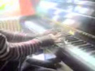 Mathis B qui nous fait le parain au piano (emotion garentie)