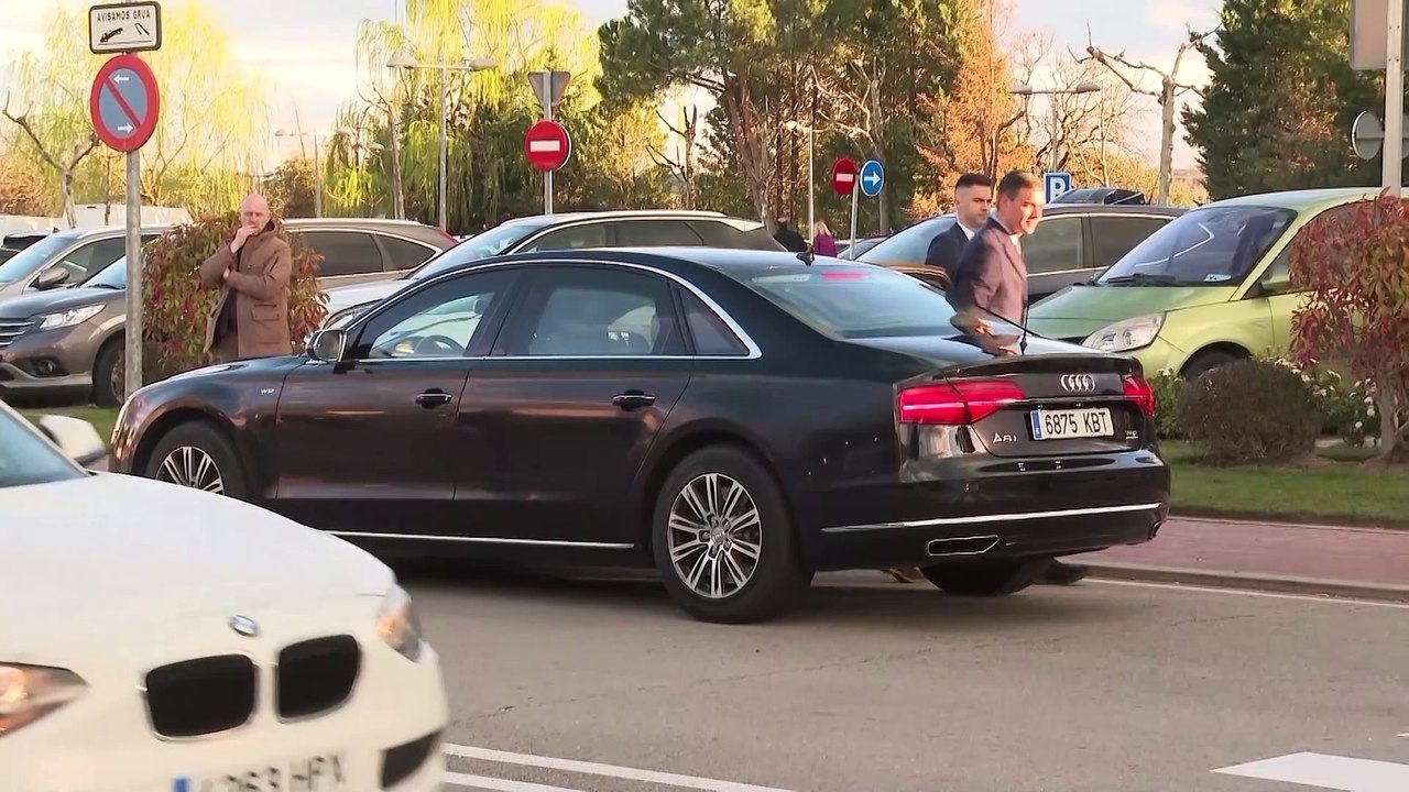 Sánchez, Zapatero y varios ministros despiden a Solbes en su capilla ardiente