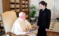 Ayuso visita al Papa Francisco en El Vaticano