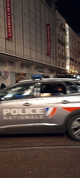 Bonne Année 2023  La seule Animation à Grenoble  Happy New Year  #france #2023 #happynewyear (35)