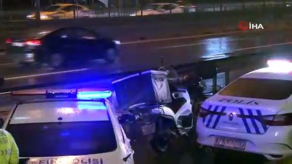 Ataşehir'de motosiklete çarpan otomobil bariyere girdi: 1 yaralı