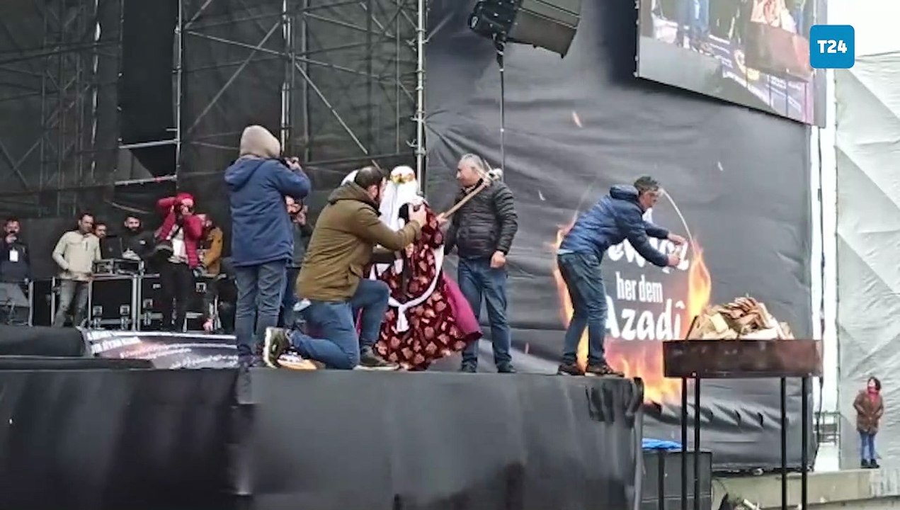 Yenikapı Meydanı’nda Nevruz ateşi yakıldı