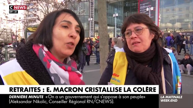 Emmanuel Macron cible de toutes les colères des manifestants et en chute libre dans les sondages