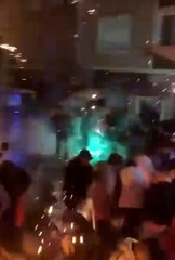 Asker eğlencesi faciaya neden oluyordu, işaret fişeğinin eğlenenlerin üzerine geldiği anlar kamerada