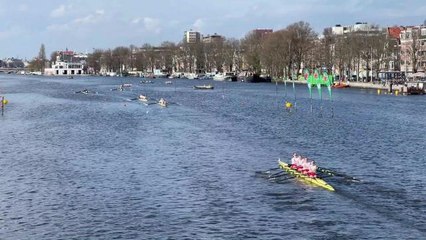 Amsterdam Geleneksel Kürek Çekme Turnuvasına Ev Sahipliği Yapıyor