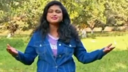 नर्मदापुरम: विश्व गौरैया दिवस पर, महिला कलाकार ने गीत का वीडियो किया जारी..