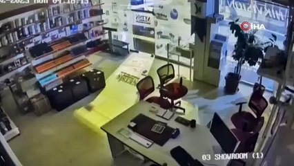 Depremin korkunç görüntüleri ortaya çıktı: Duvarlar böyle çatladı