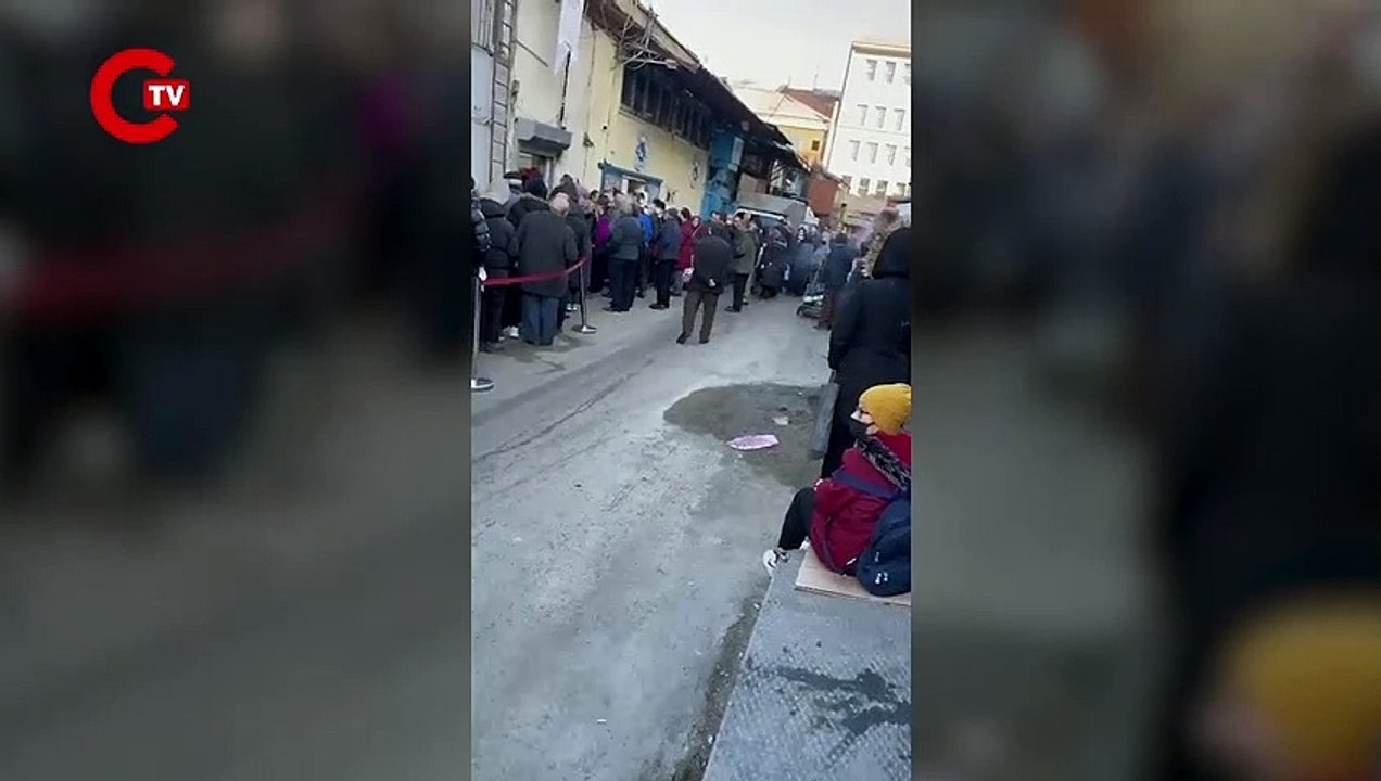 Ali Haydar Hakverdi:  Ramazan öncesi vatandaş uyguna et alabilmek için saatlerce bu kuyrukta bekliyor.