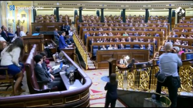 Sánchez carga contra Tamames por representar a Vox, Los herederos de Blas Piñar