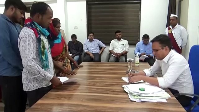 शहर सहित आसपास क्षेत्रों से आए लोगों से मुलाकात उनकी समस्याएं सुनी
