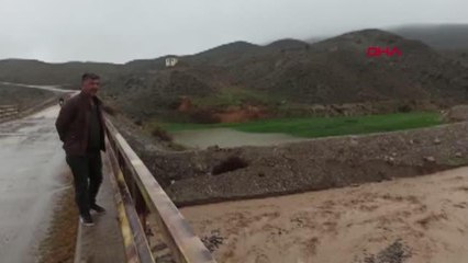 ELAZIĞ'DA SAĞANAK; DERELER TAŞTI